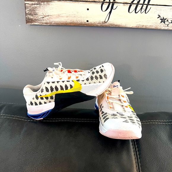 Nike metcons - Picture 1 of 2